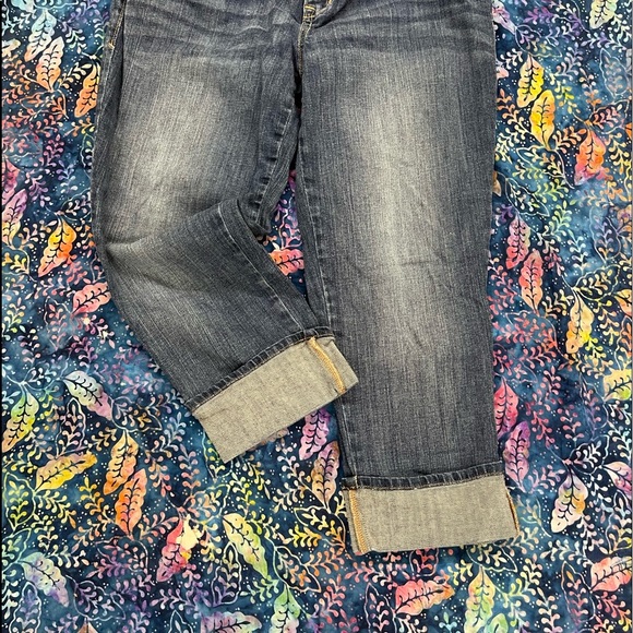 Old Navy Cuffed Full Panel Maternity Capris size 6 - Picture 6 of 6